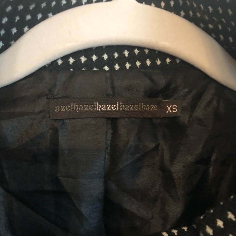 Adorable hazel houndstooth jacket - Picture 2 of 3